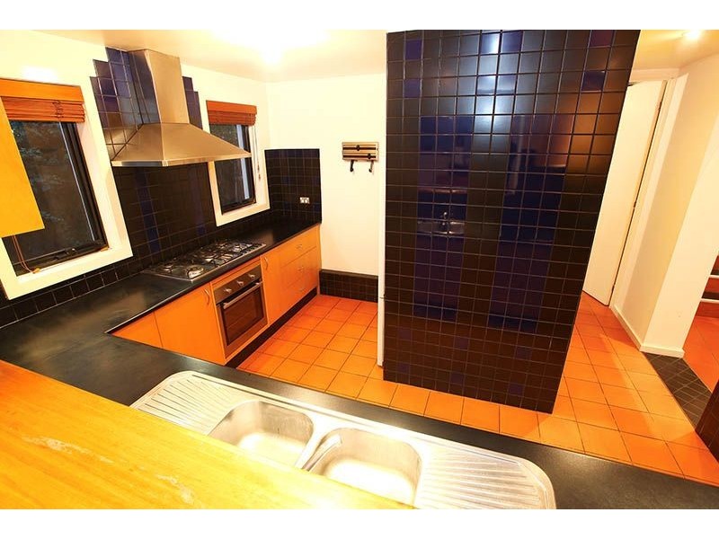 18 Malibu Grove, Taylors Lakes VIC 3038