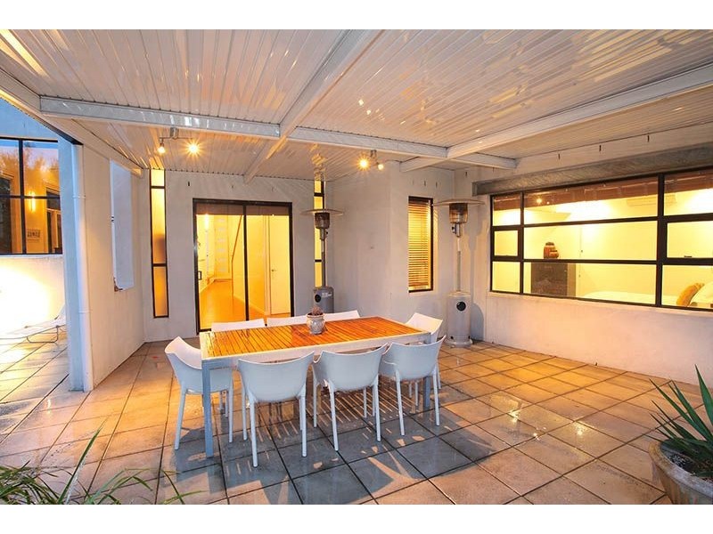 18 Malibu Grove, Taylors Lakes VIC 3038