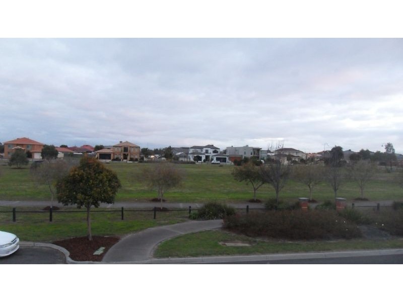 30 Parkview Terrace, Sydenham VIC 3037