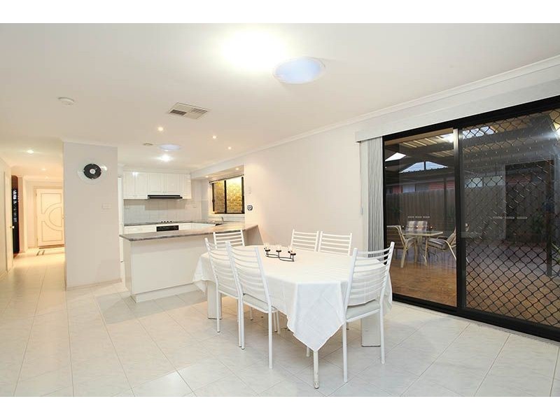 6 Kurrajong  Road, Delahey VIC 3037