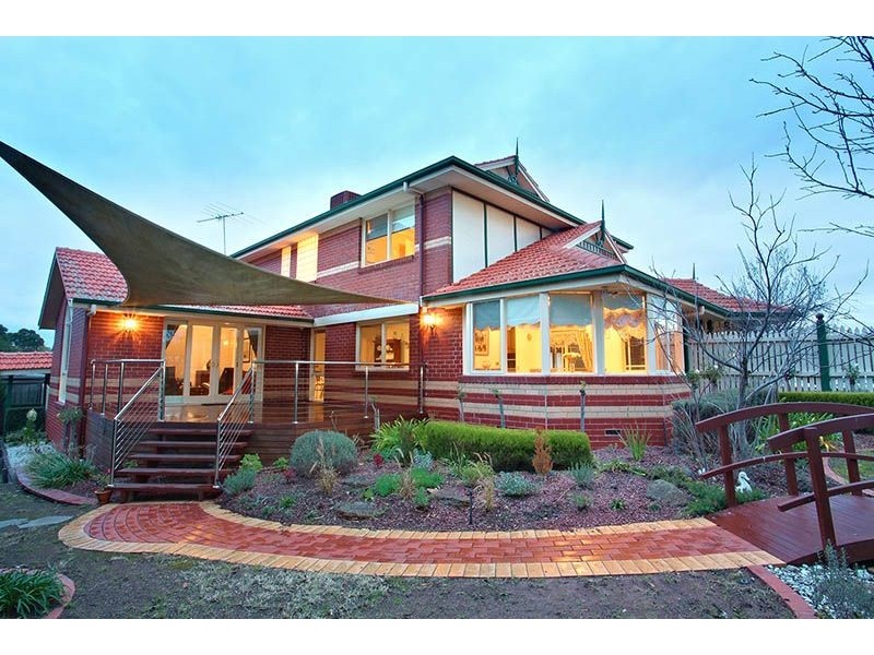 18 Gerona Court, Keilor VIC 3036