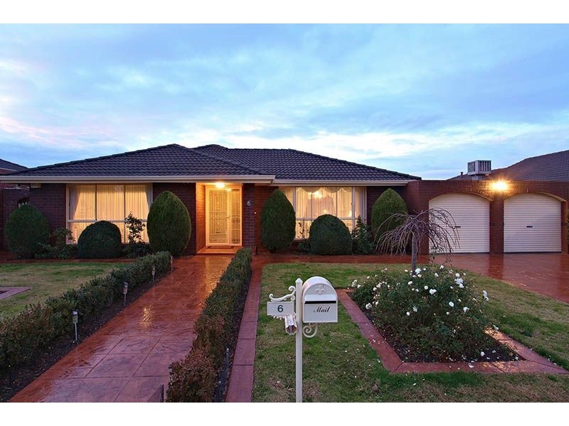 6 Lady Nelson Way, Taylors Lakes VIC 3038