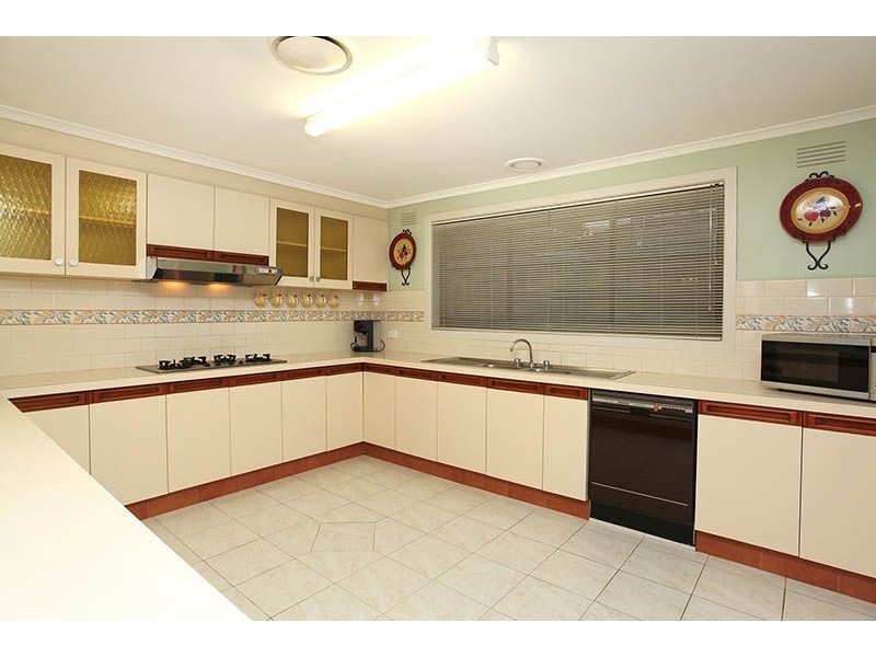 6 Lady Nelson Way, Taylors Lakes VIC 3038