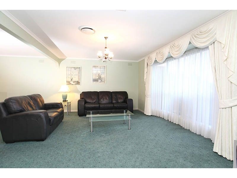 6 Lady Nelson Way, Taylors Lakes VIC 3038