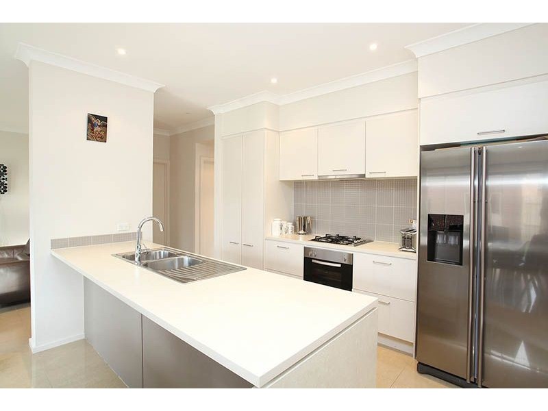 22 Eloura Circuit, Taylors Hill VIC 3037