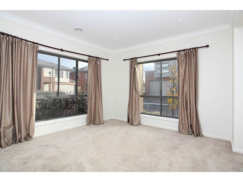 22 Eloura Circuit, Taylors Hill VIC 3037