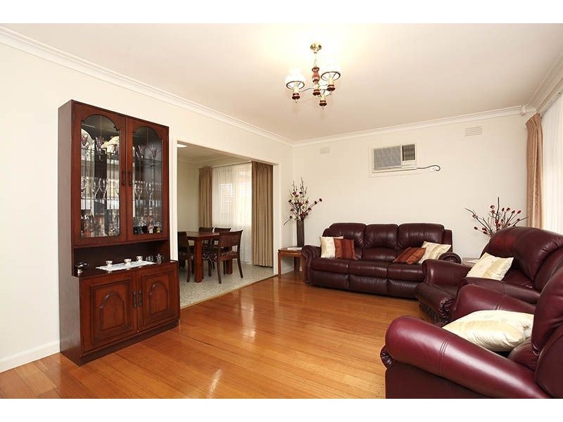 69 Stradbroke Drive, St Albans VIC 3021