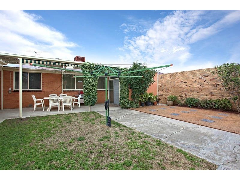 69 Stradbroke Drive, St Albans VIC 3021