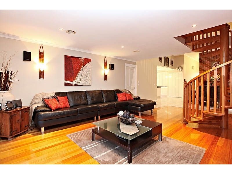 15 Birchmore Court, Taylors Lakes VIC 3038