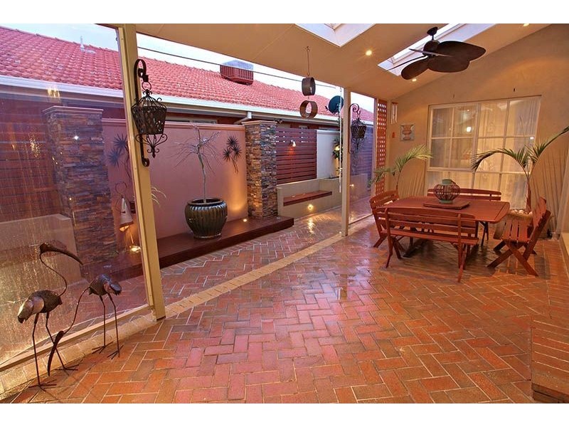 15 Birchmore Court, Taylors Lakes VIC 3038
