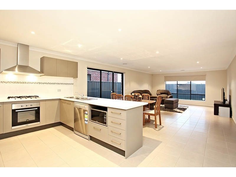 11 O’Connor Road, Deer Park VIC 3023