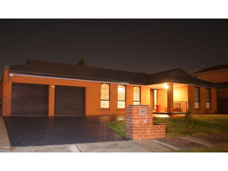 3 Remus Way, Taylors Lakes VIC 3038