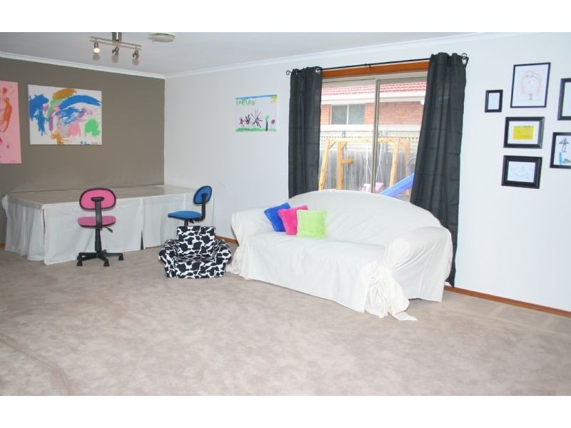 3 Remus Way, Taylors Lakes VIC 3038