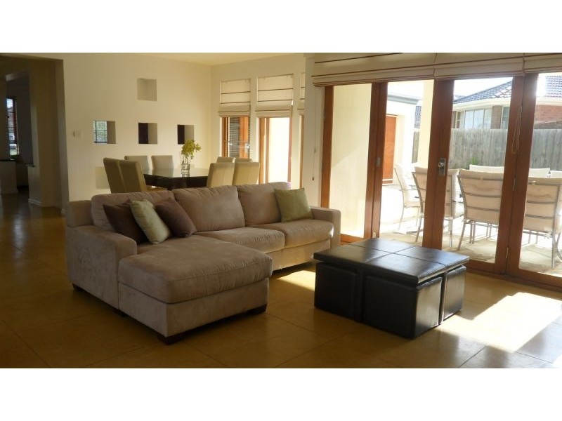 12 Orion Close, Taylors Lakes VIC 3038