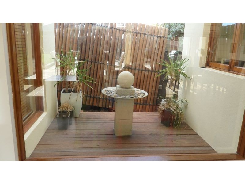 12 Orion Close, Taylors Lakes VIC 3038