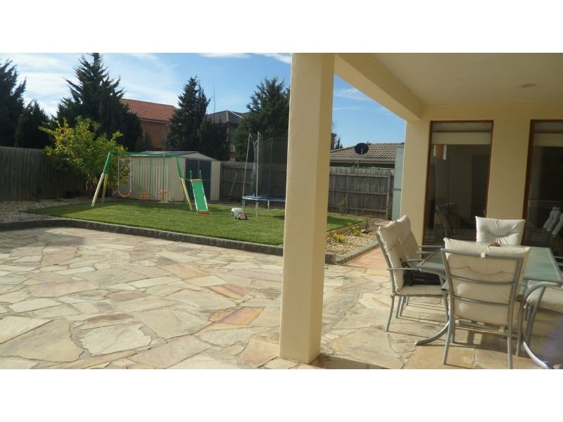 12 Orion Close, Taylors Lakes VIC 3038