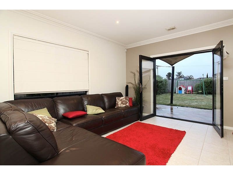 6 Forrest Place, Taylors Lakes VIC 3038