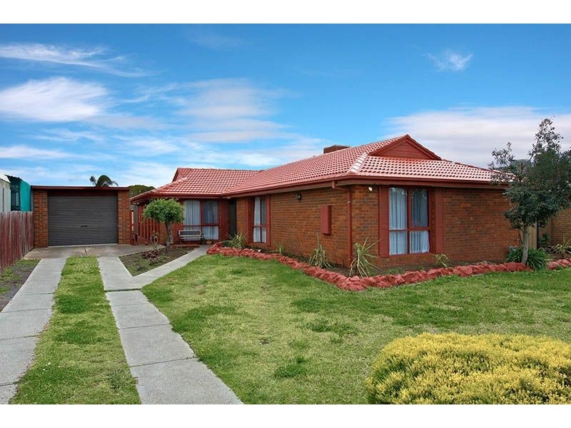 18 Barbary Cresent, Taylors Lakes VIC 3038