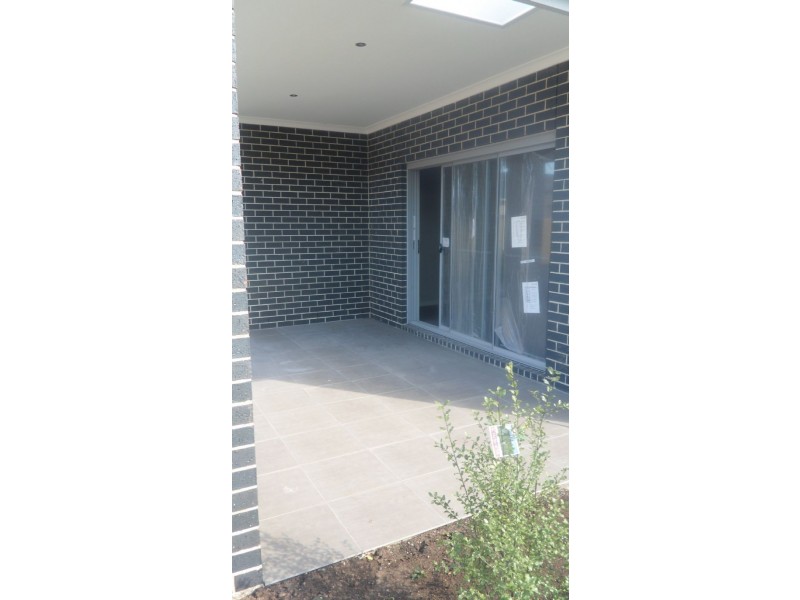 15 Whitelight Avenue, Epping VIC 3076