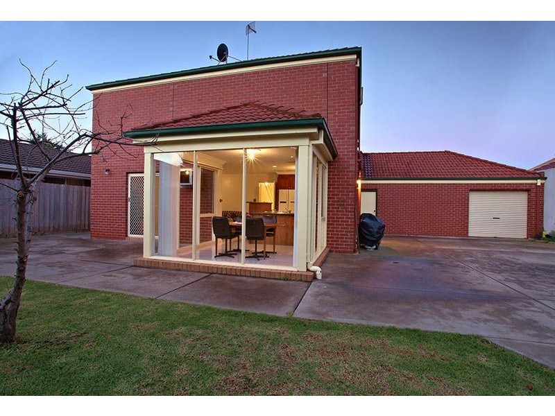 3 Sandpiper Drive, Taylors Lakes VIC 3038