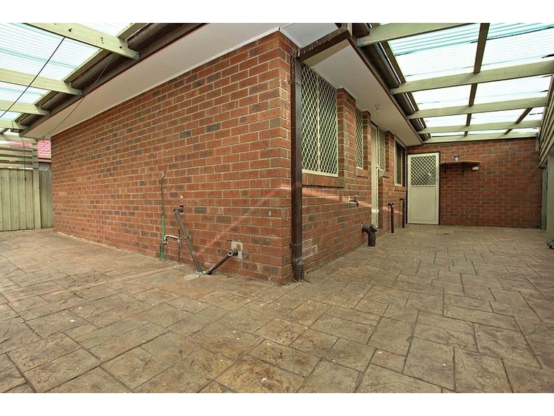 2/24 Unicorn Way, Kings Park VIC 3021