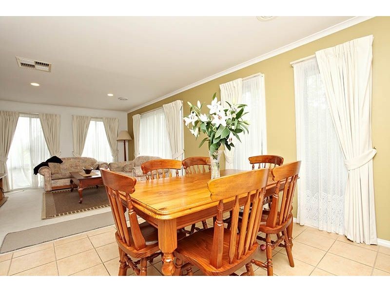 20 Berthon Crescent, Hillside VIC 3037