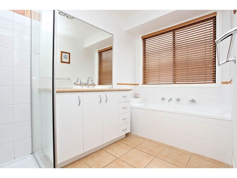 20 Berthon Crescent, Hillside VIC 3037