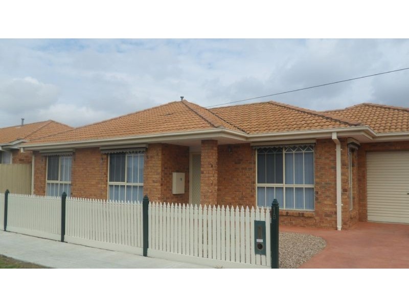 1B Bent Steet, St Albans VIC 3021