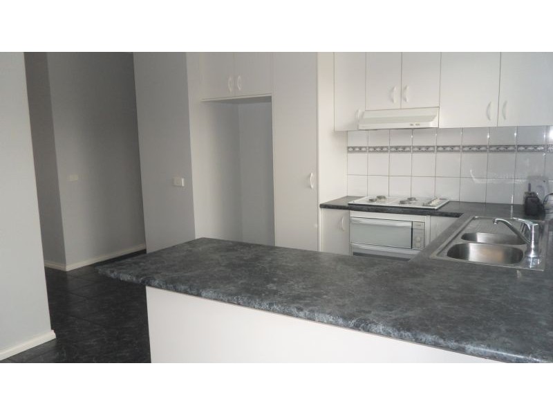 1B Bent Steet, St Albans VIC 3021