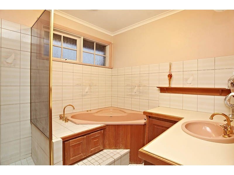 50 Pindari Avenue, Taylors Lakes VIC 3038