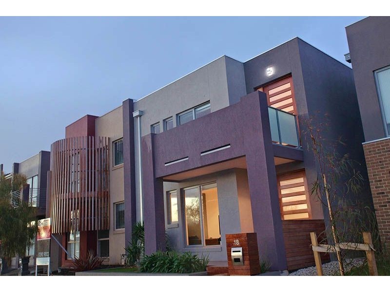 18 Jolimont Street, Caroline Springs VIC 3023