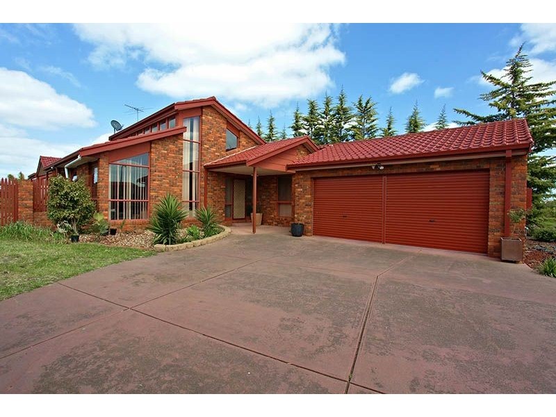 5 Thorogood Court, Taylors Lakes VIC 3038
