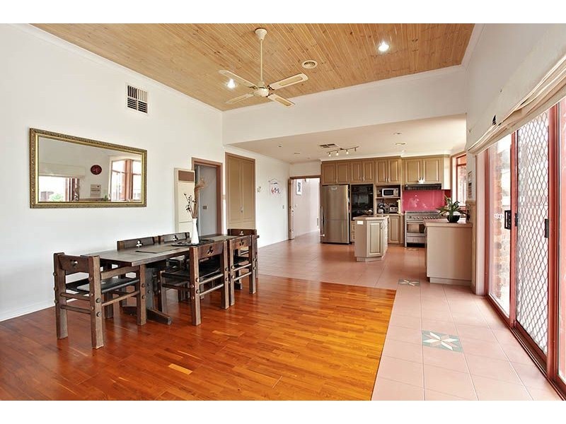 5 Thorogood Court, Taylors Lakes VIC 3038