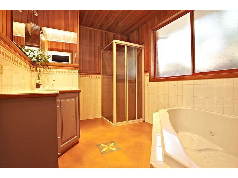 5 Thorogood Court, Taylors Lakes VIC 3038