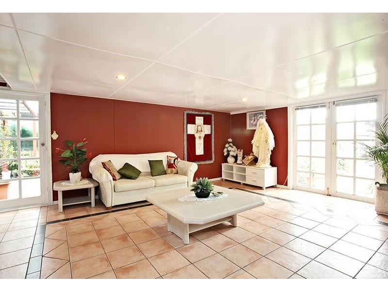 5 Catherine Drive, Hillside VIC 3037