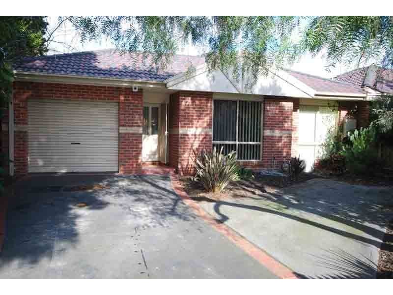 1/2 Duff Street, Cranbourne VIC 3977