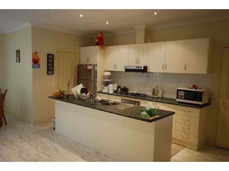 1/2 Duff Street, Cranbourne VIC 3977