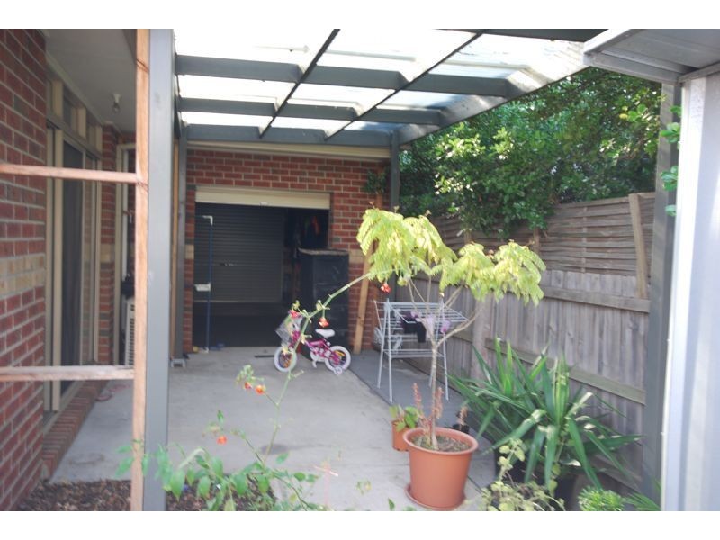 1/2 Duff Street, Cranbourne VIC 3977