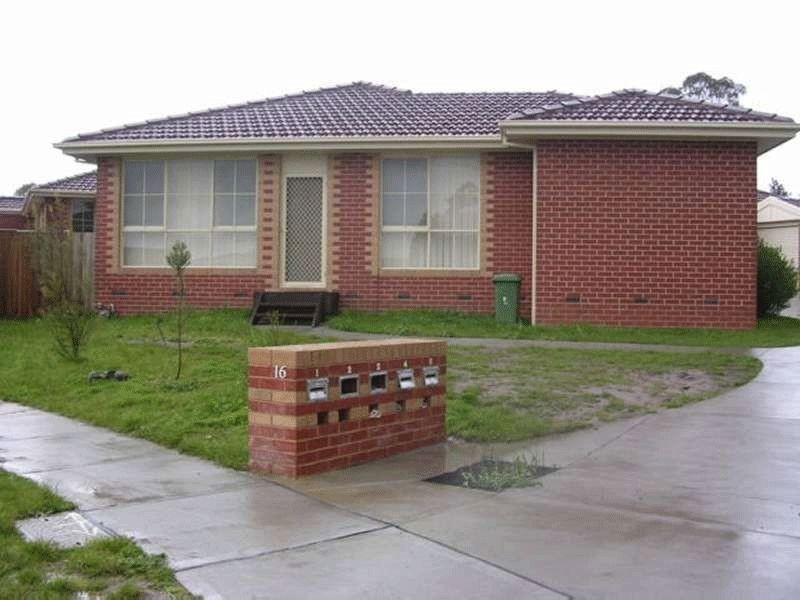1/16 Sarno Court, Cranbourne VIC 3977
