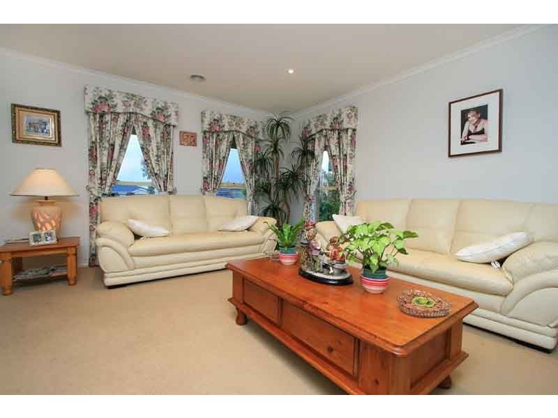 65 Central Parkway, Cranbourne VIC 3977