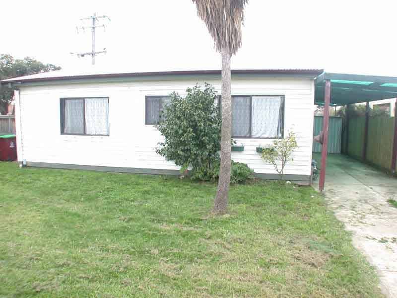 105 CAMMS ROAD, Cranbourne VIC 3977
