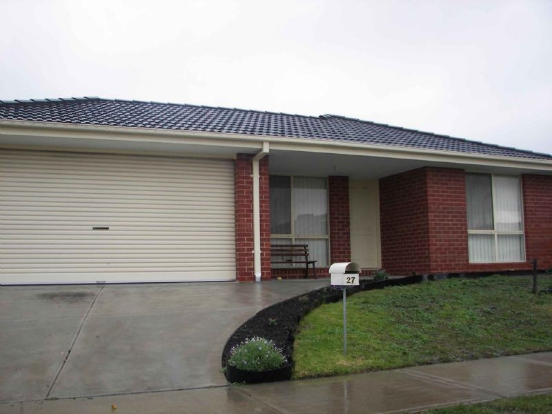 27 MIRALIE WAY,, Cranbourne VIC 3977