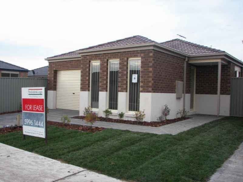 4 Mossman Drive, Cranbourne East VIC 3977