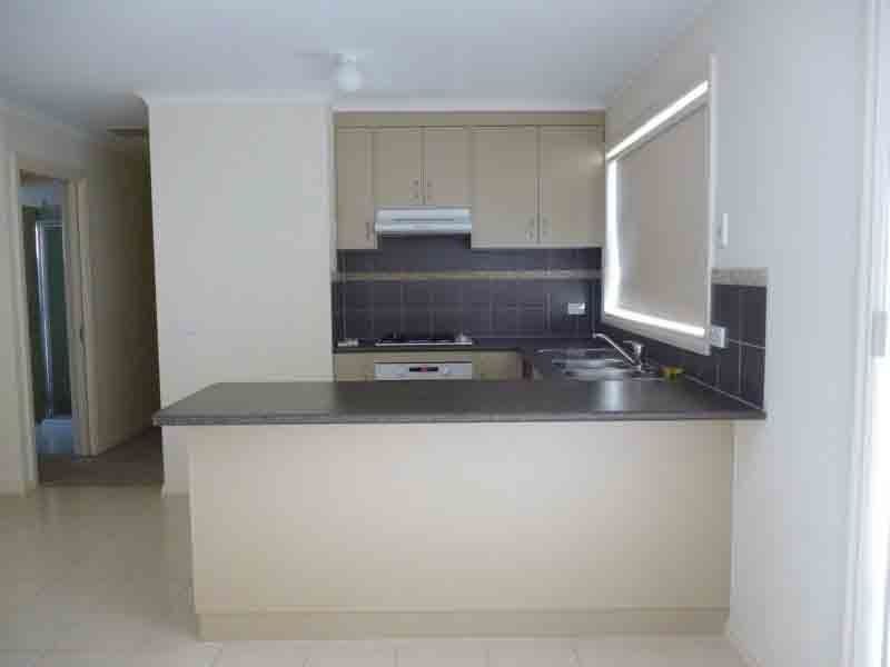 4 Mossman Drive, Cranbourne East VIC 3977