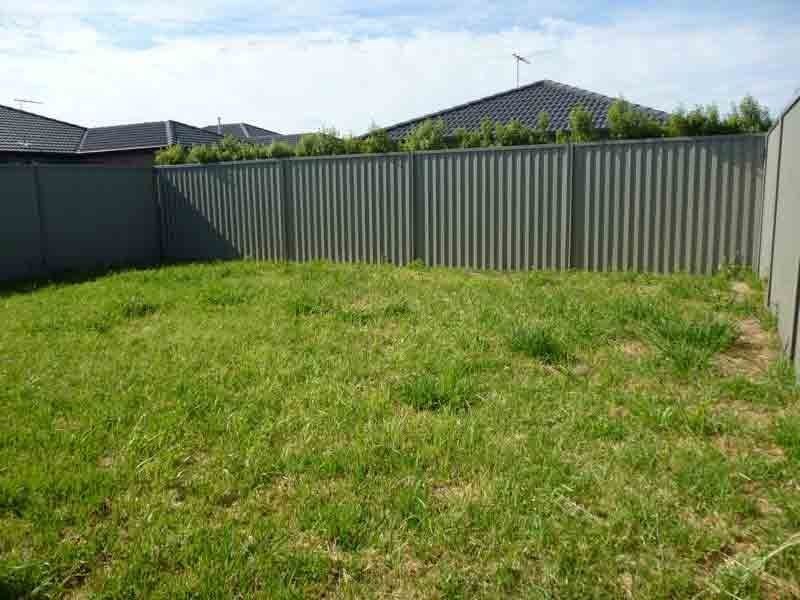 4 Mossman Drive, Cranbourne East VIC 3977