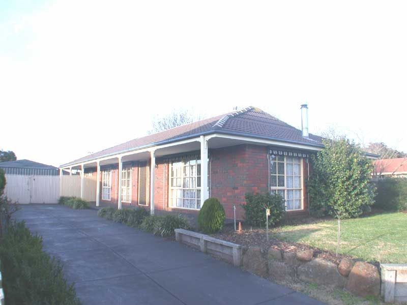 47 Lesdon Avenue , Cranbourne North VIC 3977