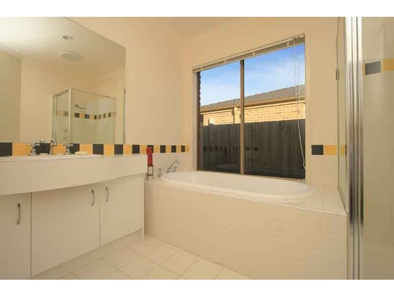 189 Monahans Road , Cranbourne VIC 3977
