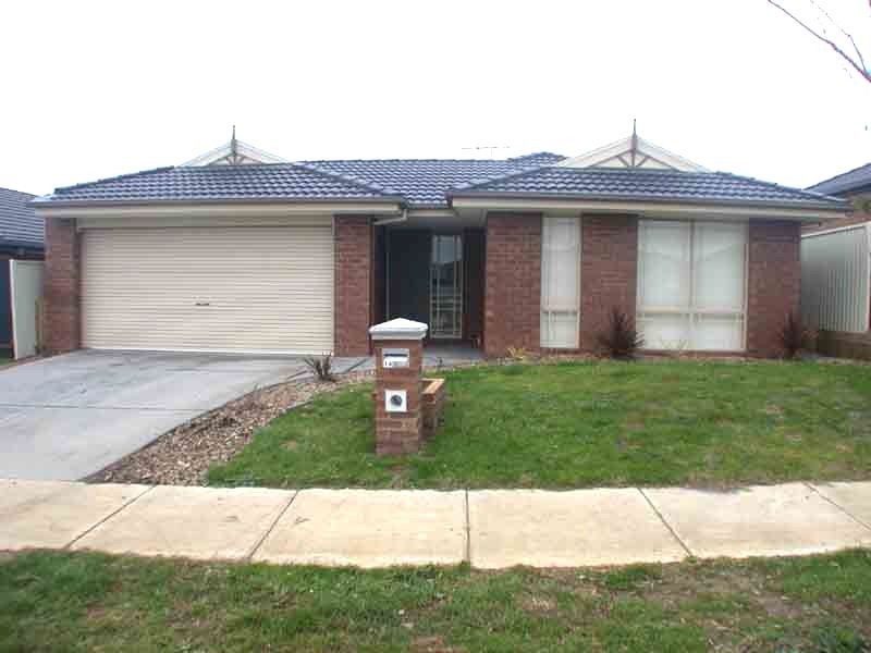 14 Gatehouse Parade , Cranbourne East VIC 3977