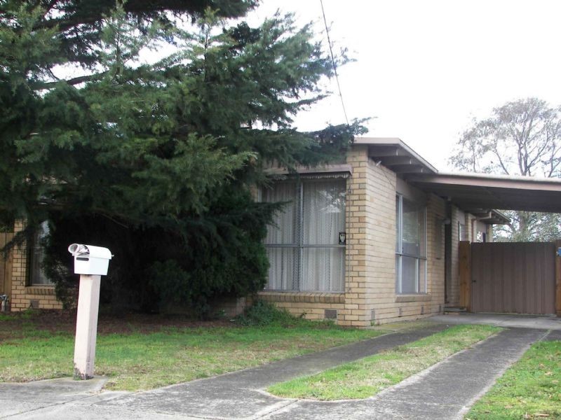 14 MCLAREN AVENUE, Cranbourne VIC 3977