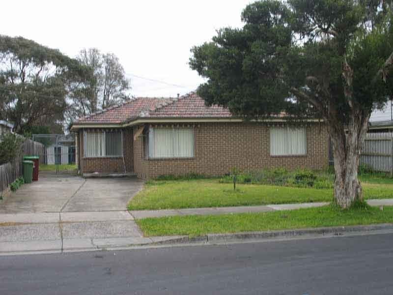 27 LORNA STREET, Cranbourne VIC 3977